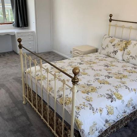 5 Bedroom House With Outdoor Space Upminster Extérieur photo