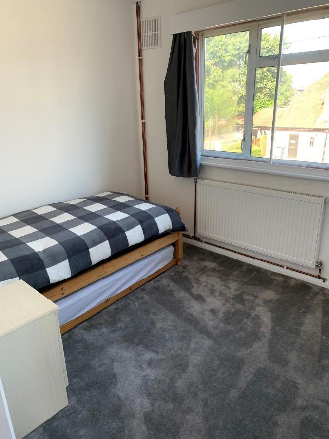 5 Bedroom House With Outdoor Space Upminster Extérieur photo