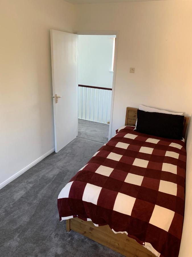 5 Bedroom House With Outdoor Space Upminster Extérieur photo