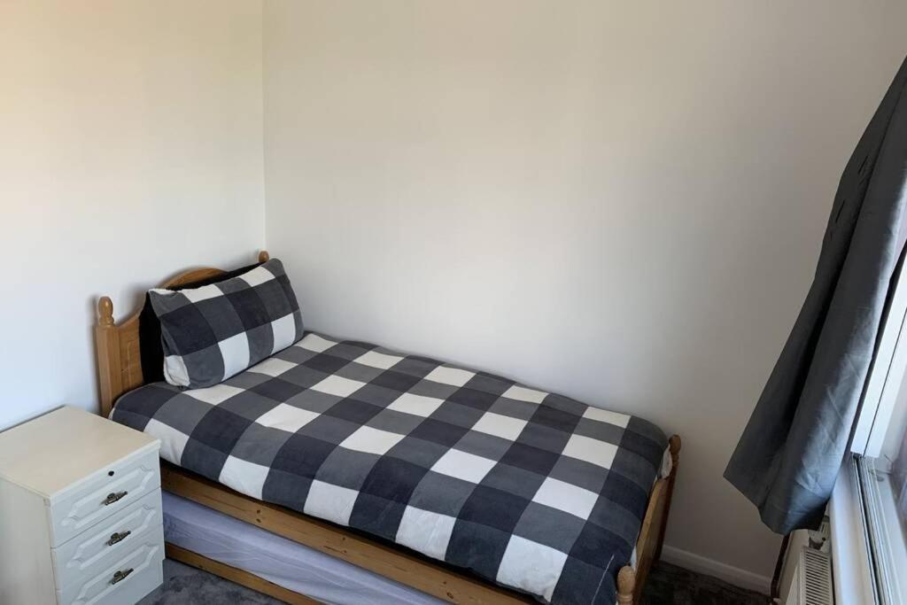5 Bedroom House With Outdoor Space Upminster Extérieur photo