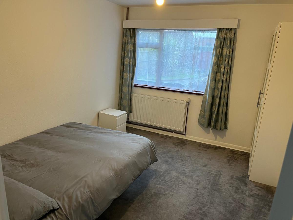 5 Bedroom House With Outdoor Space Upminster Extérieur photo